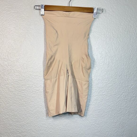 Spanx Power Series Mid Thigh Sculpting Shorts Beige Shapewear Smoothing Women L - Picture 1 of 6